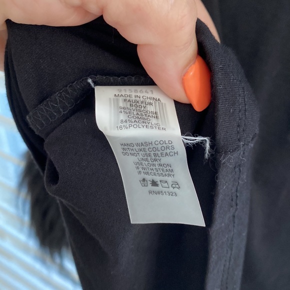 Vince Camuto black knit long sleeve tee with faux fur trim at cuffs - Picture 7 of 10